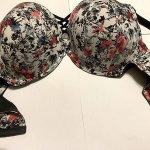 Skulls and Roses push up bra